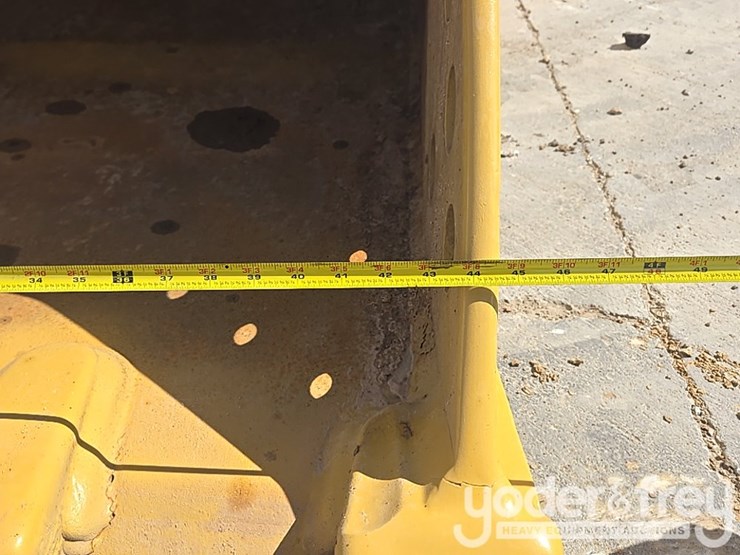 2019-caterpillar-336-image-29