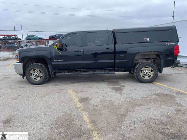 2016-chevrolet-silverado-2500hd-image-8