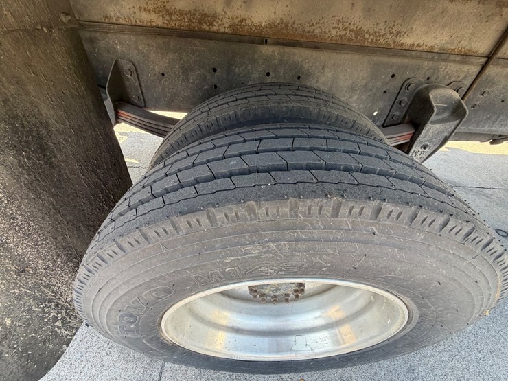 2007-kenworth-t300-image-13