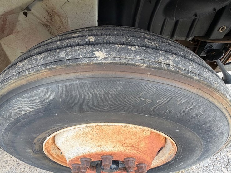 2009-international-durastar-4300-image-12