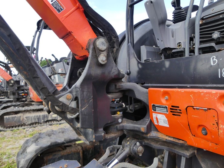 2022-kubota-kx040-4-image-11