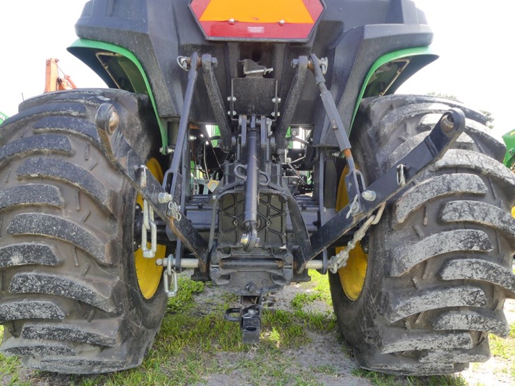 2024-john-deere-3025e-image-5
