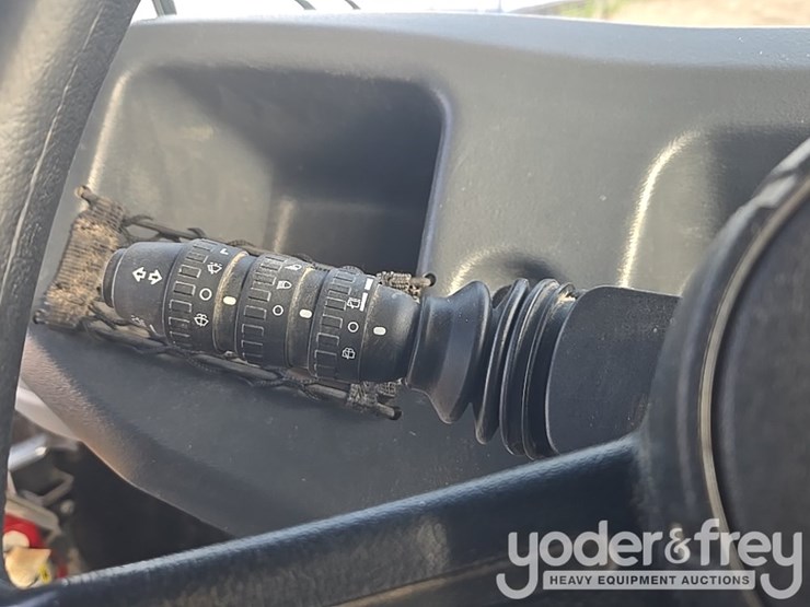 2022-deere-260e-image-124