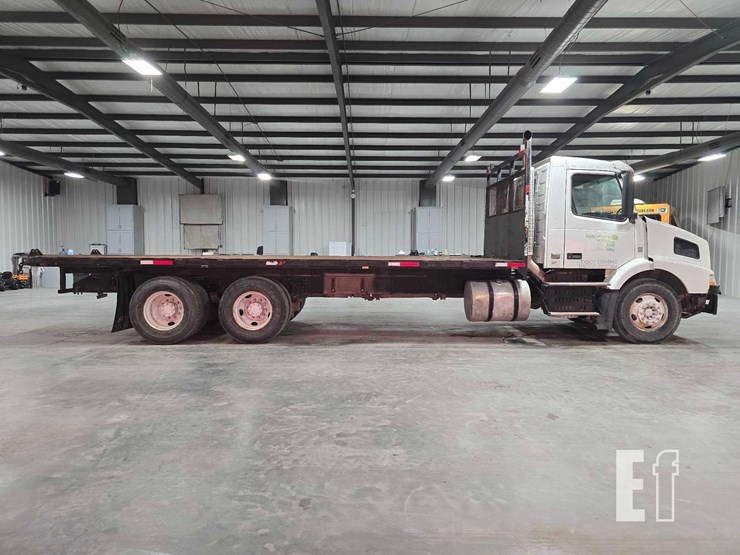 2008-volvo-vnm64200-image-6