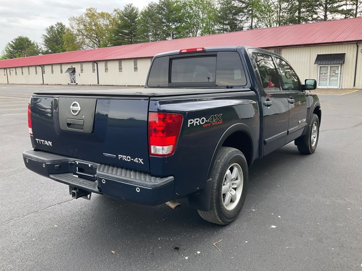 2012-nissan-titan-image-5