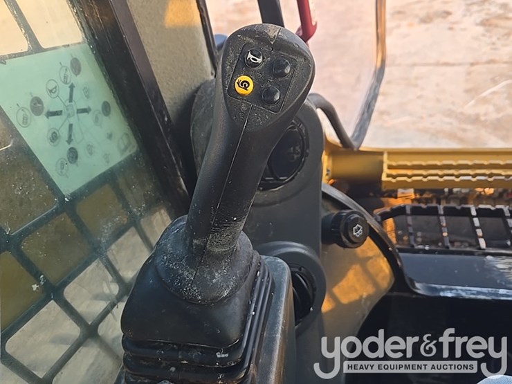 2022-caterpillar-289d3-image-87