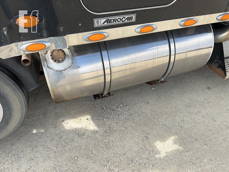 2005-kenworth-t800-image-29