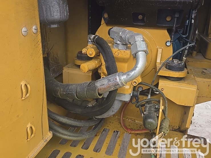 2018-caterpillar-305.5-image-52