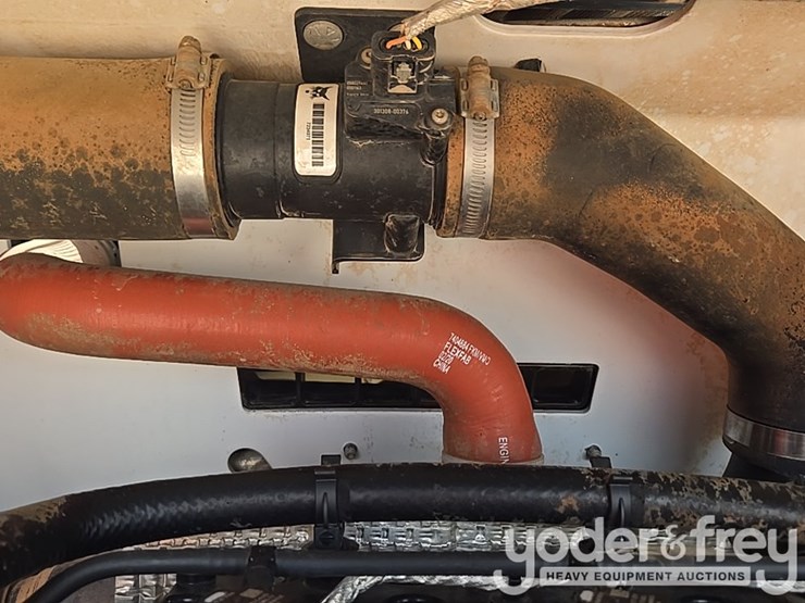 2021-bobcat-t740-image-71