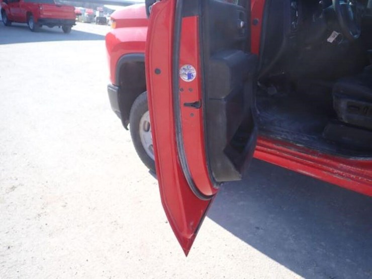 2022-chevrolet-2500hd-image-22