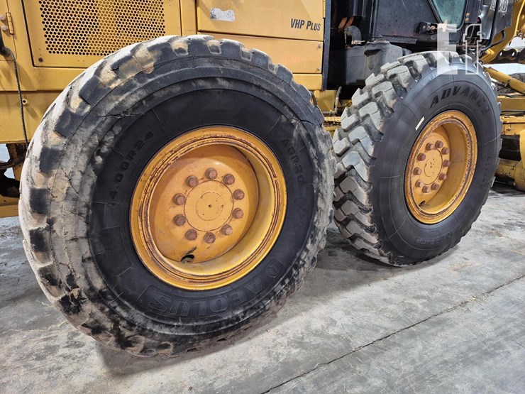 2009-caterpillar-120m-image-28