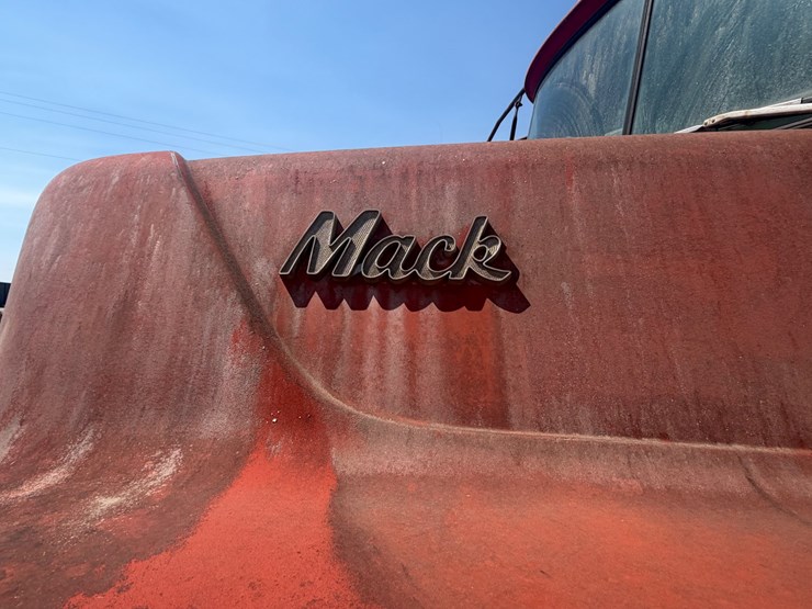 #31932-•-1986-mack-dm6-tandem-axle-concrete-truck-image-17