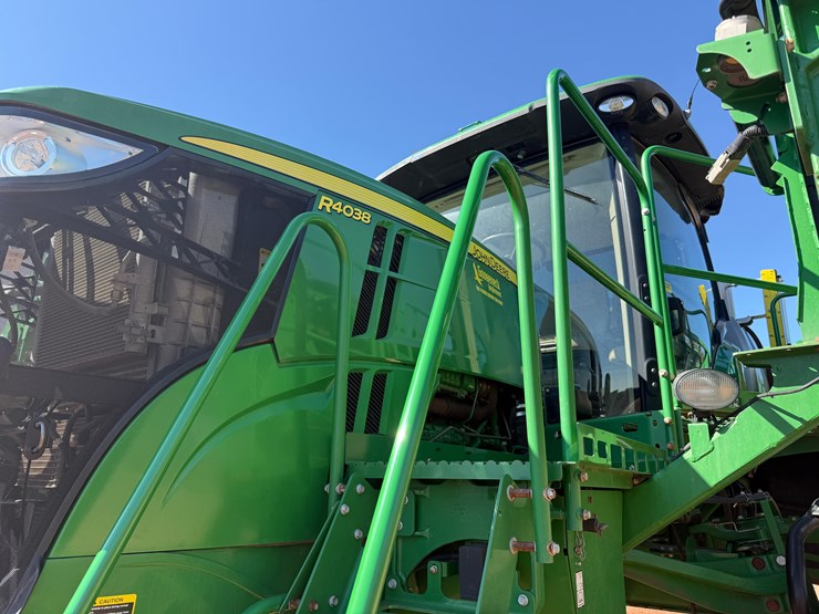 2015-john-deere-r4038-image-68