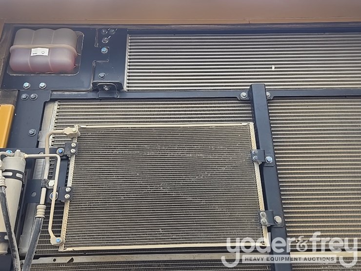 2019-caterpillar-336-image-56