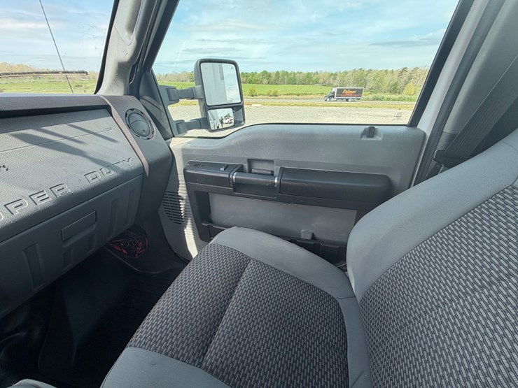 2012-ford-f550-image-17
