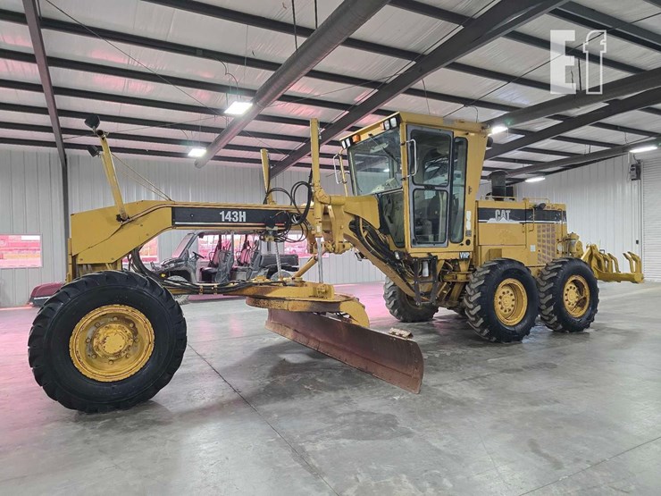 1997-caterpillar-143h-image-1