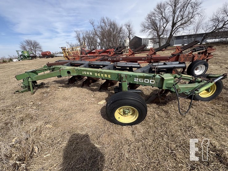 john-deere-2600-image-2