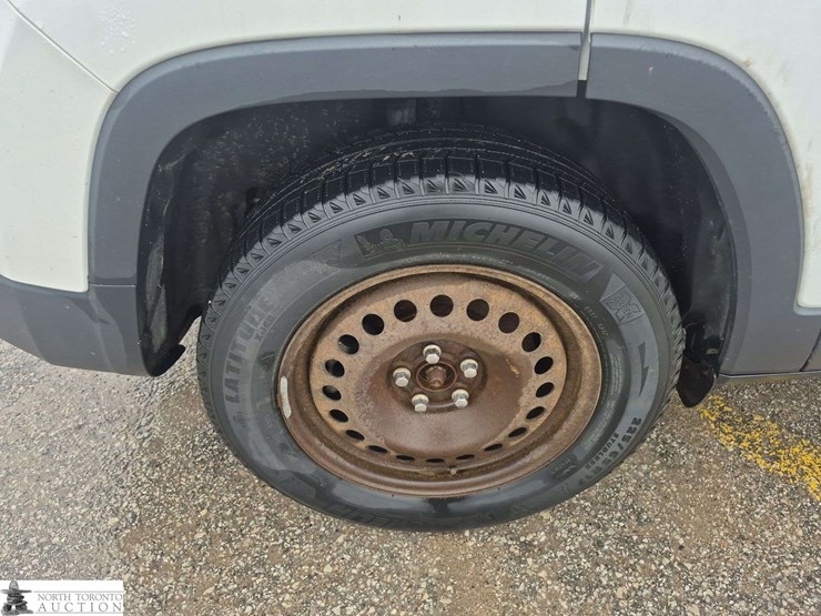 2016-jeep-cherokee-image-26