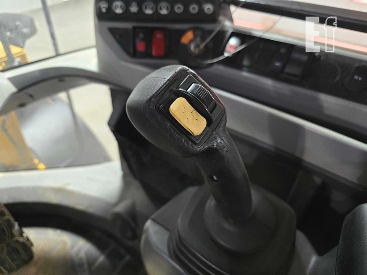 2019-caterpillar-926m-image-21