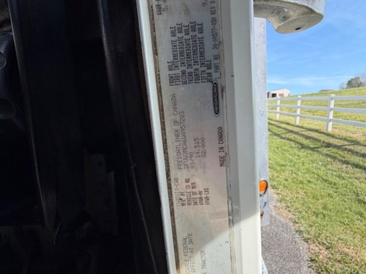 #31768-•-1998-freightliner-single-axle-truck-tractor-image-25