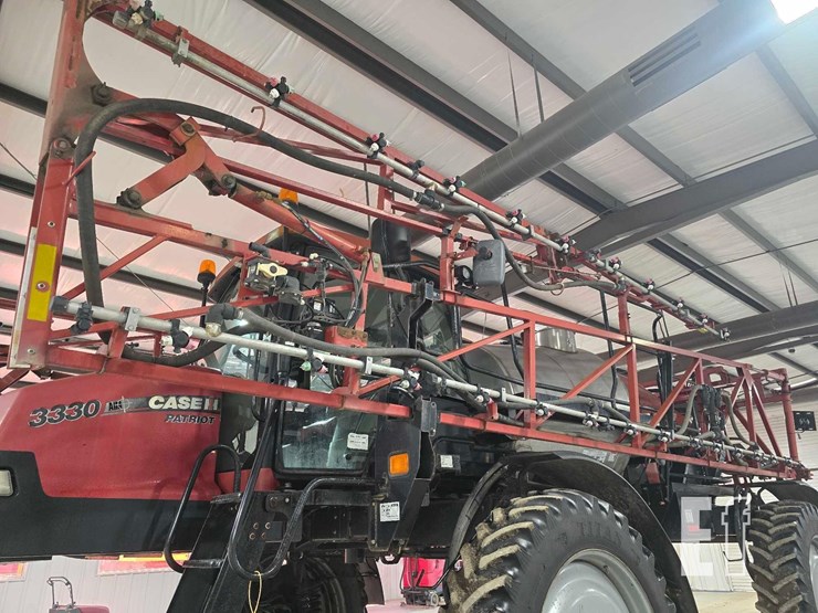 case-ih-patriot-3330-image-9