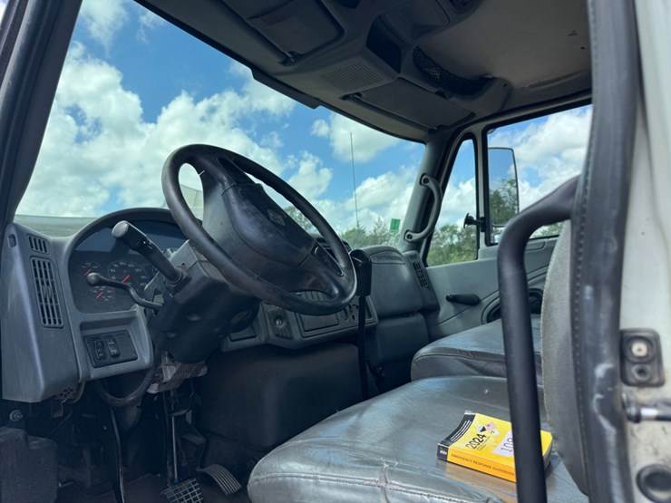 2005-international-4300-image-10