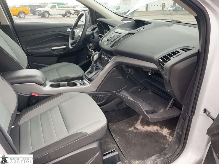 2016-ford-escape-image-19