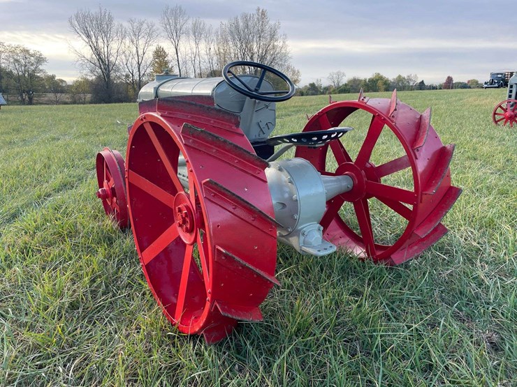 1918-fordson-tractor-image-3