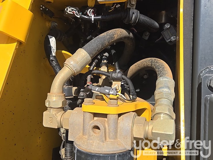 2023-komatsu-d61px-24-image-50