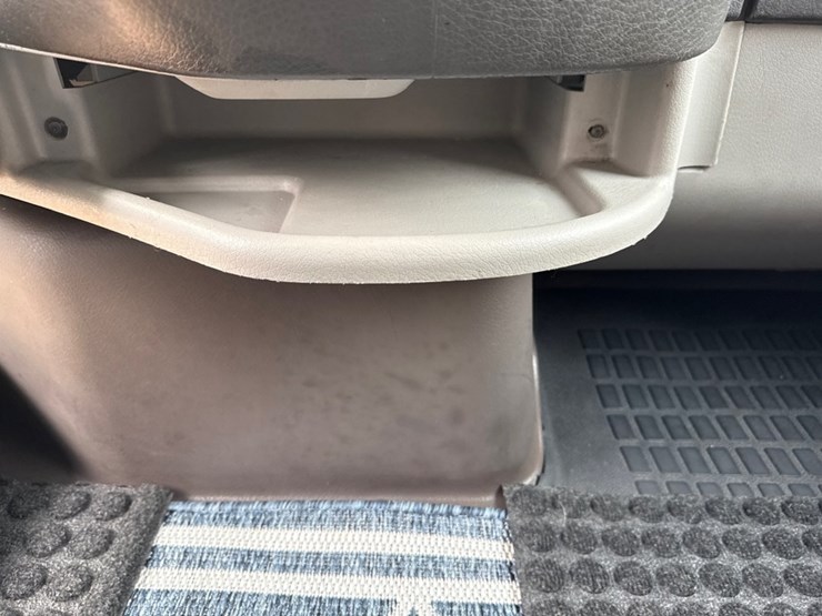 #31956-•-2012-volvo-vnl-tandem-axle-truck-tractor-image-10