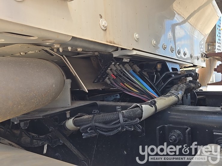 2014-kenworth-t880-image-57