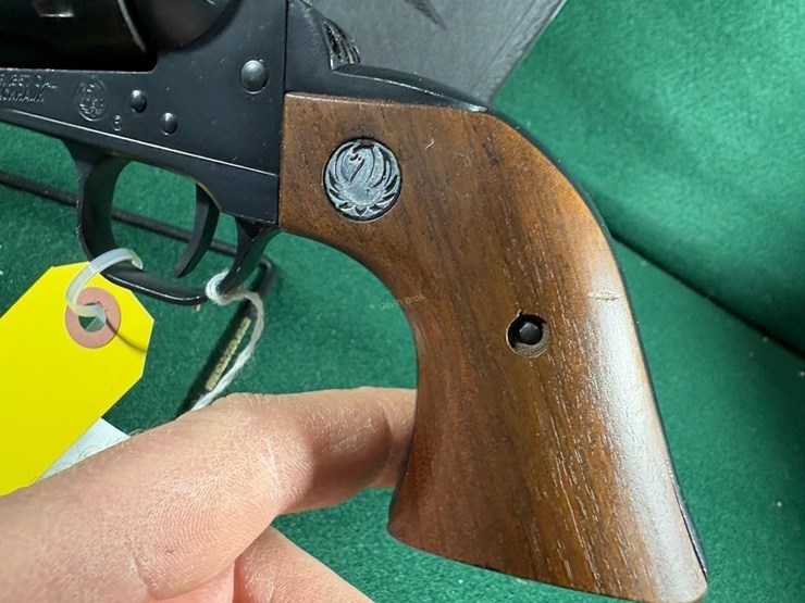 ruger-blackhawk-357-revolver-image-10