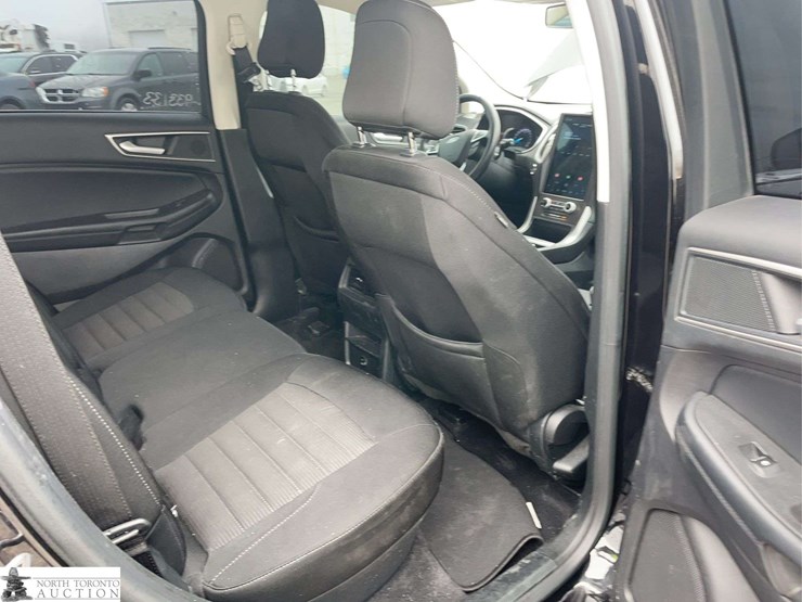 2021-ford-edge-image-24