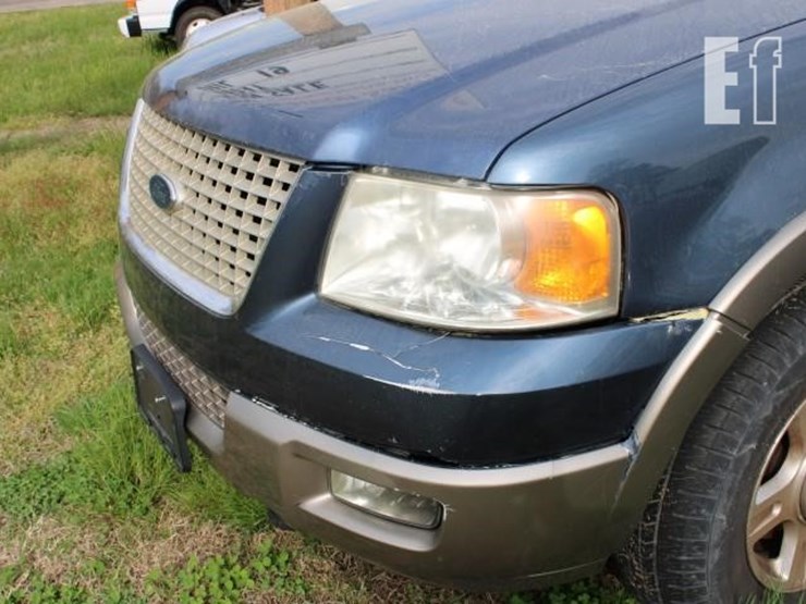 2004-ford-expedition-image-8