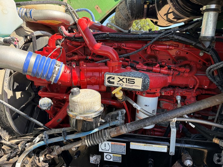 2020-peterbilt-367-image-13