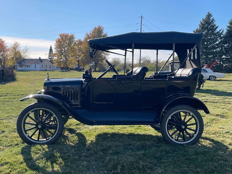 1917-model-t-touring-image-5