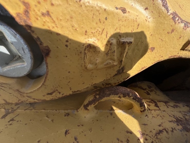 caterpillar-dig-bucket-teeth-image-4