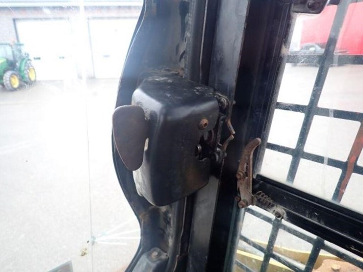 2010-caterpillar-232b-image-23