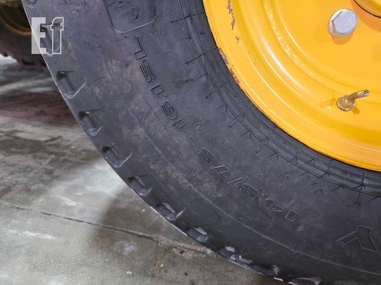 2023-deere-310-g-tier-image-30