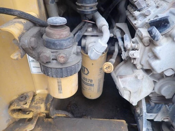 2010-caterpillar-232b-image-35