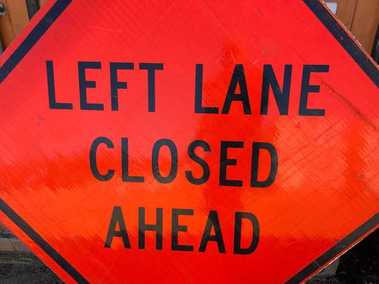 #3935-•-retired-fiberglass-road-signs-image-4