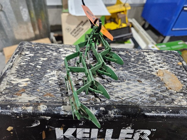 #997-•-john-deere-toy-3pt-4-bottom-plow-1/16-scale-image-3