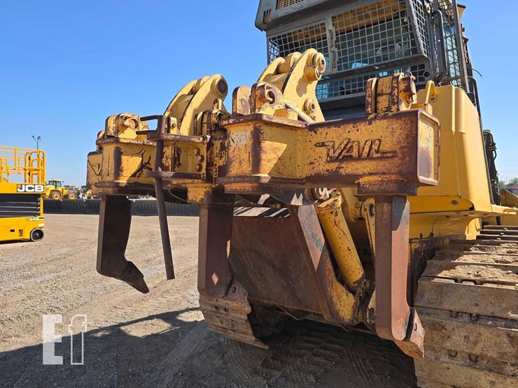 2008-deere-750j-image-13