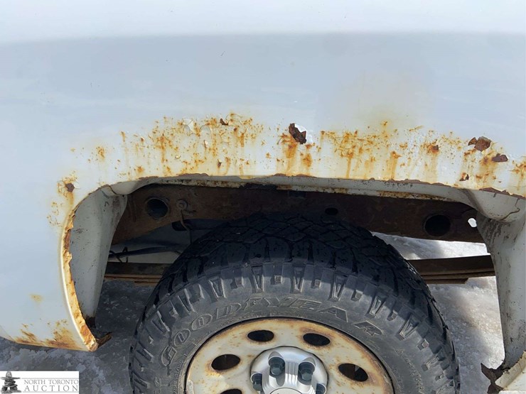 2012-chevrolet-silverado-1500-image-21