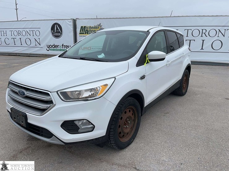 2017-ford-escape-image-1