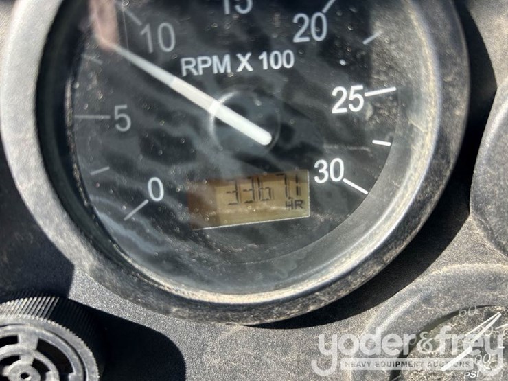 2011-gradall-xl4100-image-19