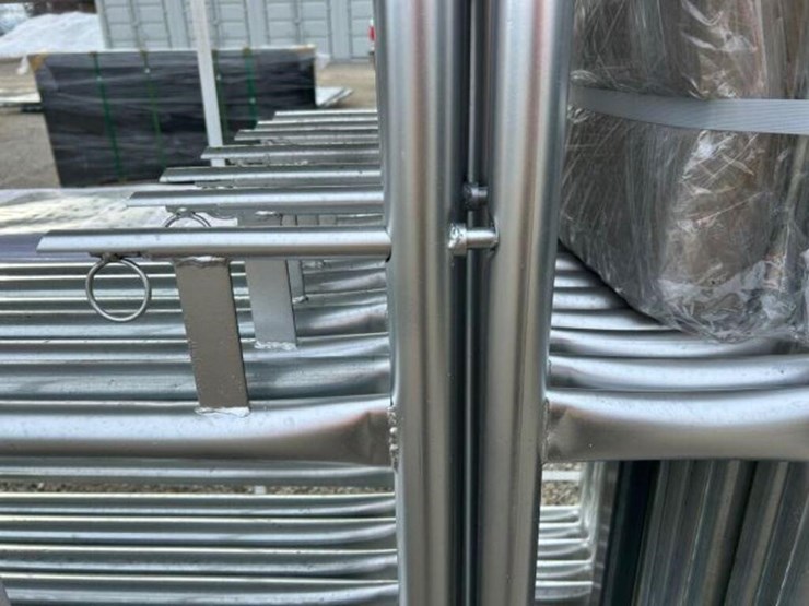 qty-of-(14)-10-ft-powder-coated-corral-panels-gate-image-5