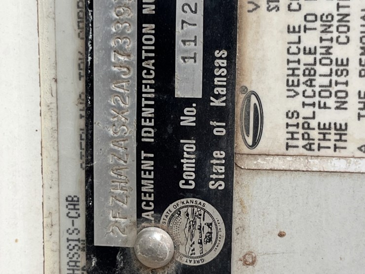 2002-sterling-lt9500-image-16