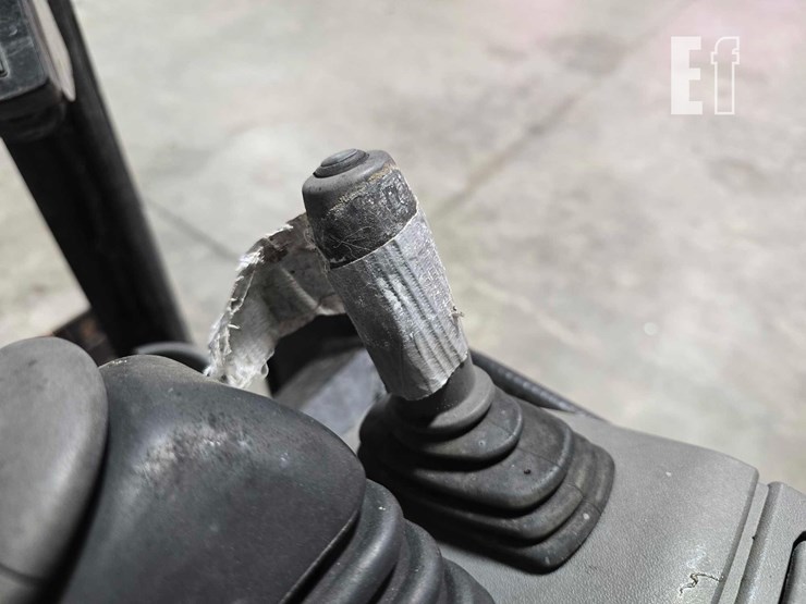 2021-caterpillar-301.8-image-18