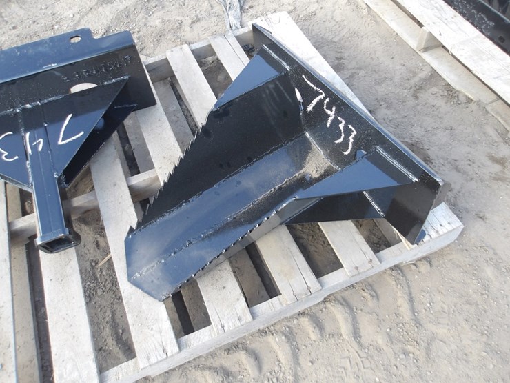 #7433-•-mini-universal-attach-skid-steer-tree-spade-image-1